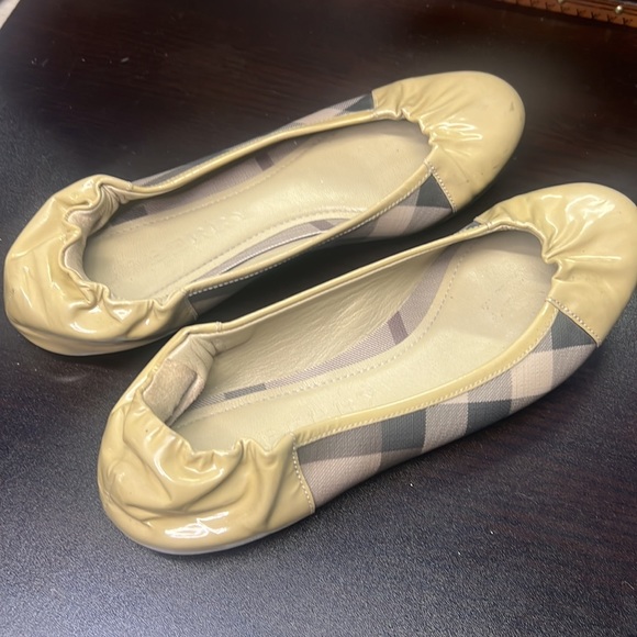 Burberry quilted ballet flats, patent nude toe cap: Size 37 - Picture 4 of 7